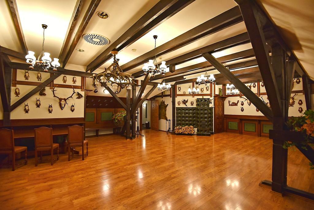 Hotel Prosper Челадна Экстерьер фото